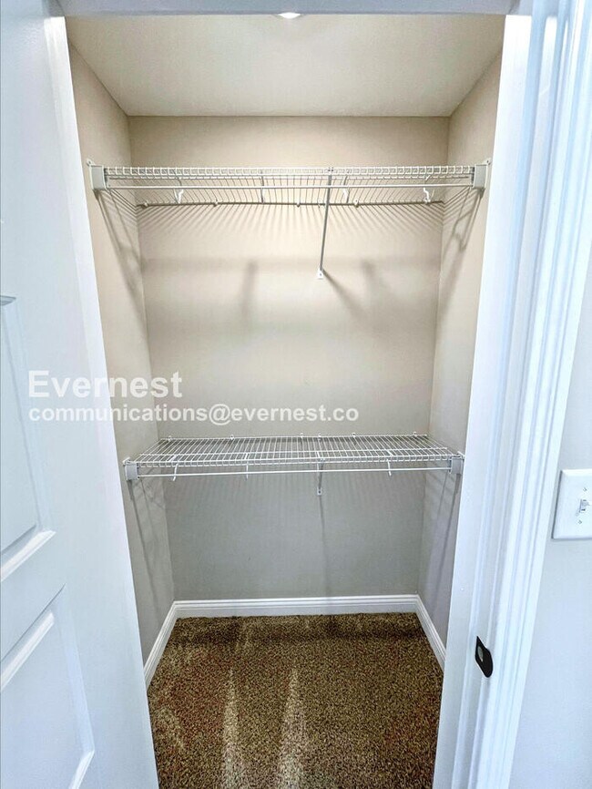 Building Photo - 1101 Cardinal Crk Dr