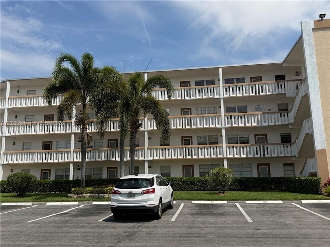 Building Photo - 4043 Cornwall C