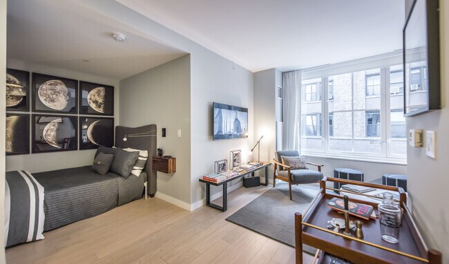 Interior Photo - 535 W 43rd Street