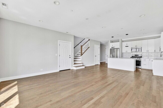Building Photo - 2817 N 75th Ave