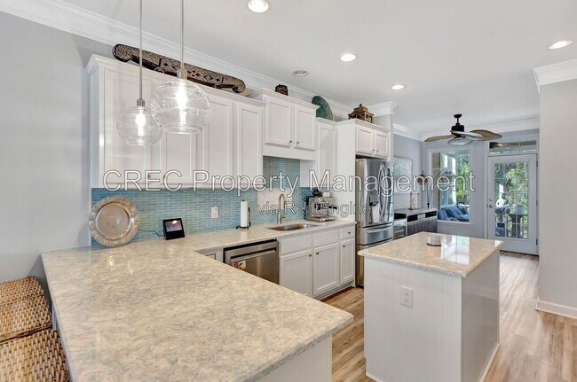 Building Photo - 147 Palm Cove Way