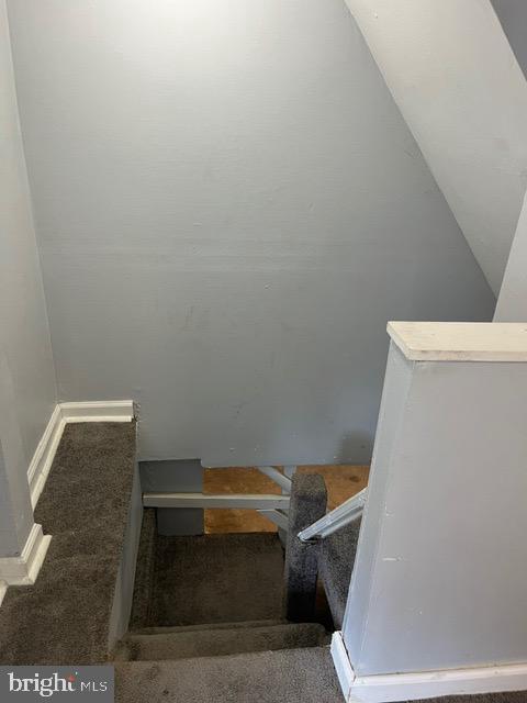Building Photo - 2070 Haines St