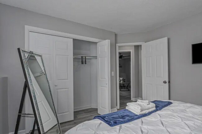 Building Photo - Merriam 4 plex