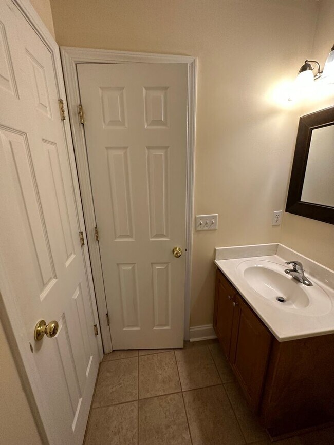 Building Photo - 789 Spence Dr