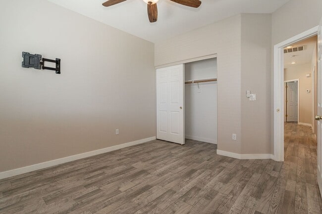 Building Photo - 8611 Splendid Leaf Ct