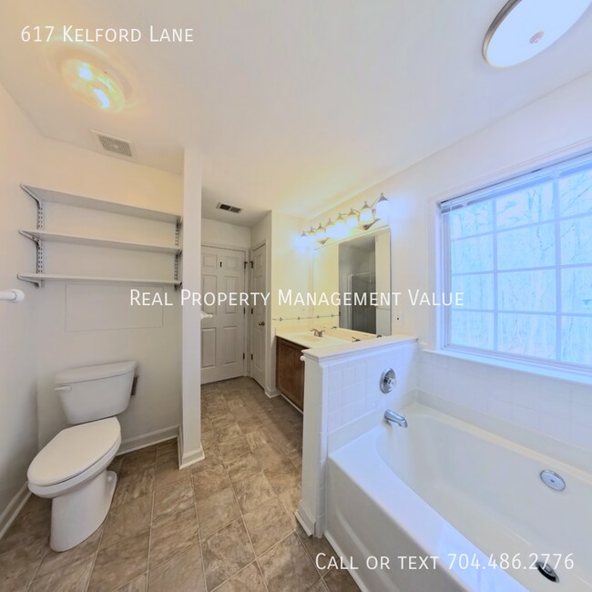 Building Photo - 617 Kelford Ln