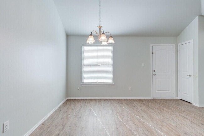 Building Photo - 1303 Kingston St