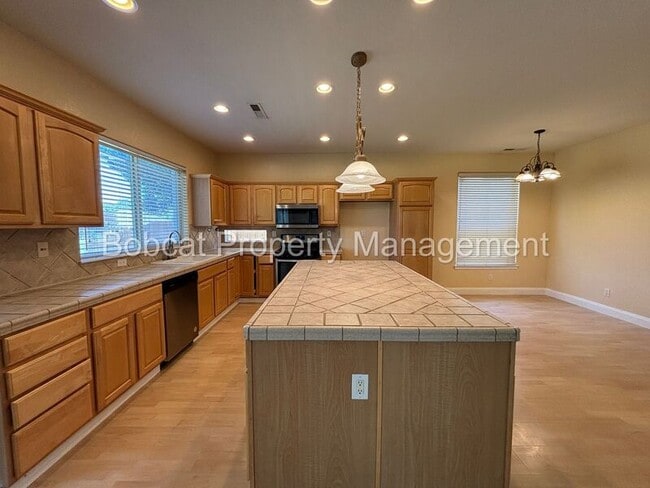 Building Photo - 1231 Flintwood Dr