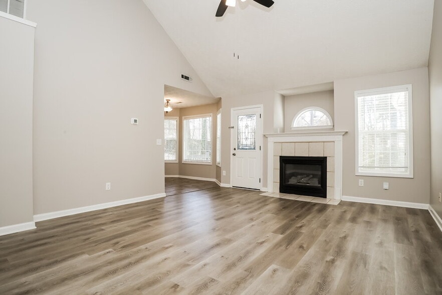 Building Photo - 221 Eagles Crest Ct