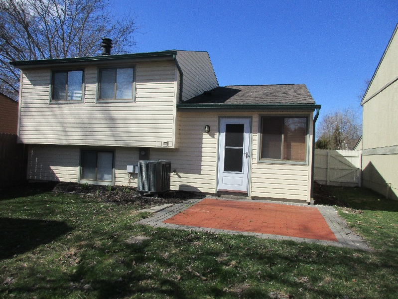 Building Photo - 3333 Chetwood Pl