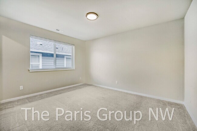 Building Photo - Luxury MainVue Maple Valley Home * UPGRADES * Central A/C * Theater Room * Outdoor Fireplace