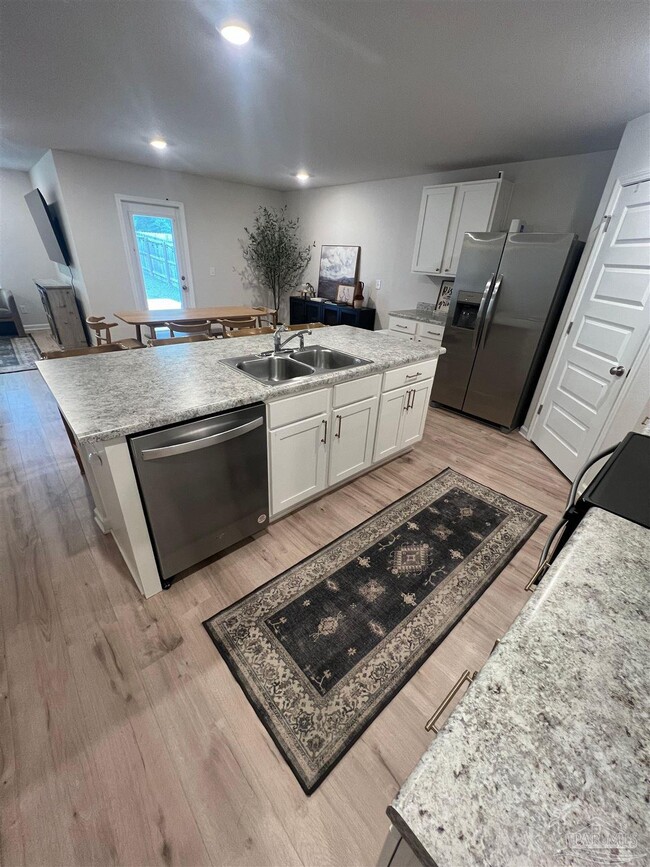 Building Photo - 5253 Peach Dr