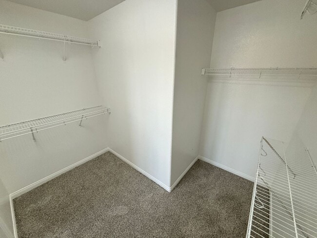 Building Photo - Beautiful 4Bed/3Bath/2Car home located between Summerlin/Providence area