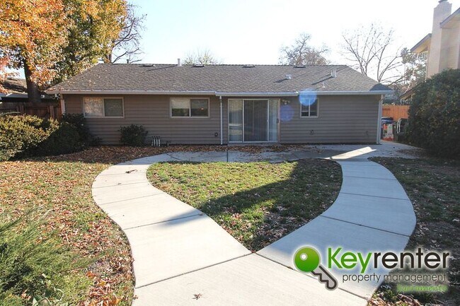 Building Photo - 2308 Rogue River Dr