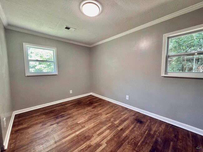 Building Photo - 111 Marilyn Dr