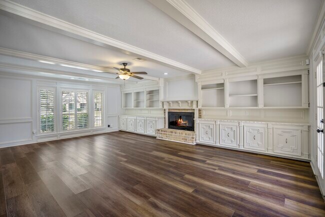 Building Photo - 16611 Brenton Oaks Dr