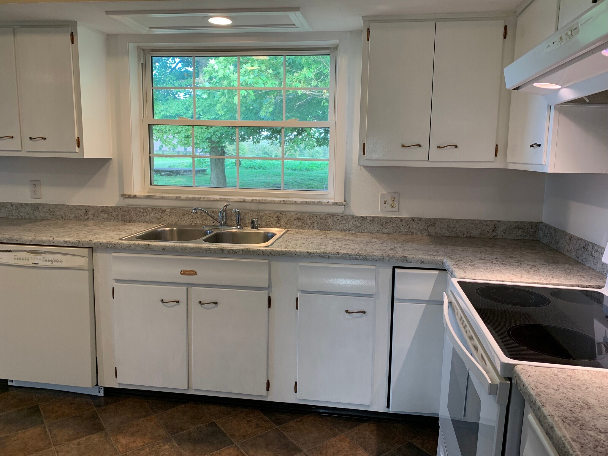 Building Photo - 2900 Newtown Pike