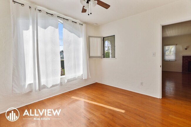 Building Photo - Charming 3 Bedroom 1 Bath Costa Mesa Bungalow