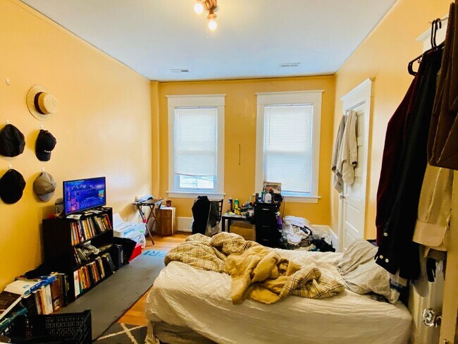 Building Photo - 117 N Robinson St