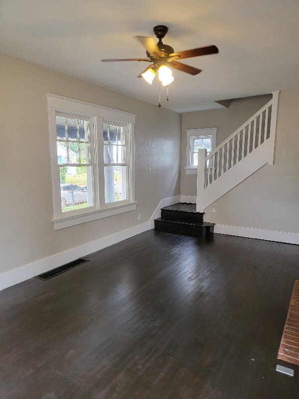 Building Photo - 2112 Ravenwood Ave