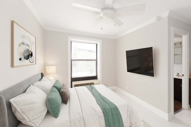 Building Photo - 3834 N Sheffield