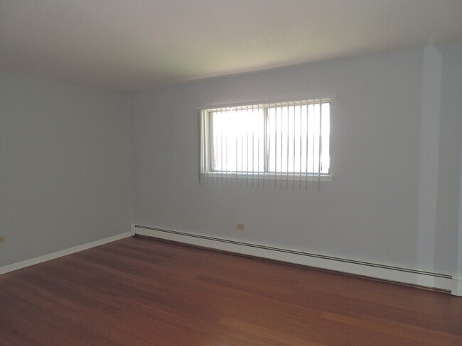 Building Photo - 7425 Brookdale Dr