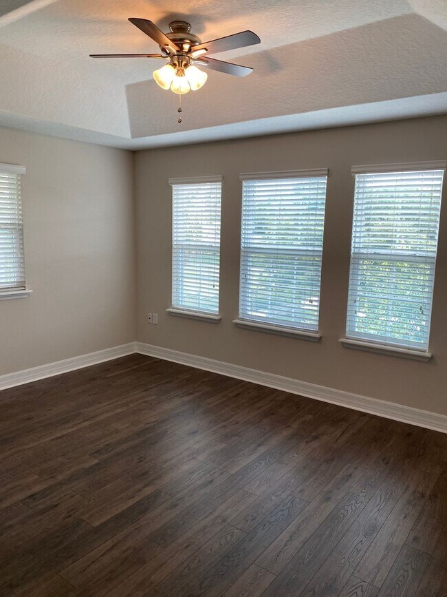 Building Photo - 1061 Clifton Springs Ln