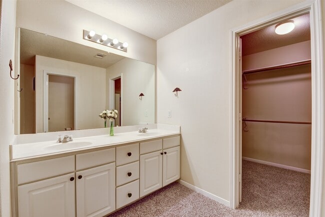 Building Photo - 3223 Zephyr Glen Way