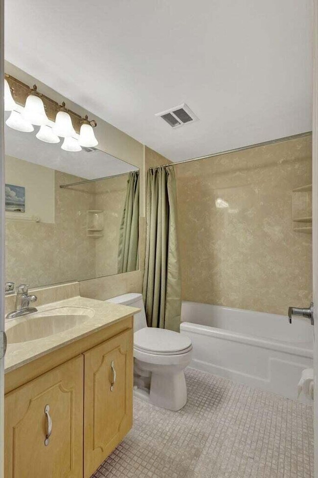 Building Photo - 4200 N Ocean Dr