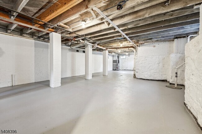 Building Photo - 30 Woodland Ave