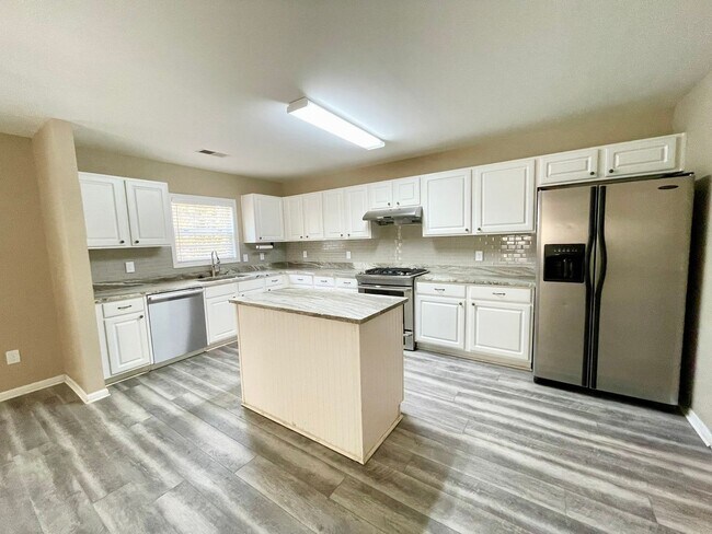 Building Photo - West Columbia