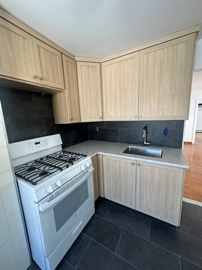 Building Photo - 62-47 64th St