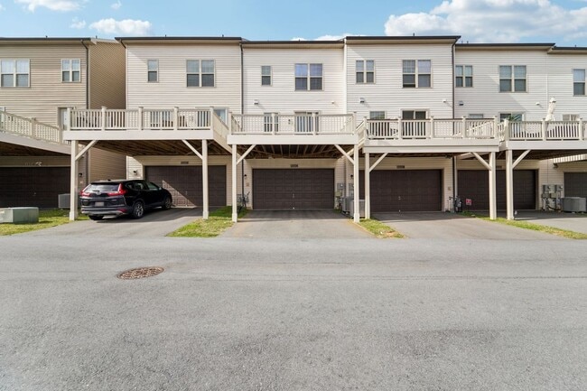 Building Photo - 13706 Petrel St
