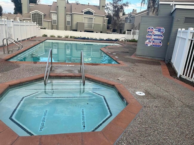 Building Photo - 5601 Baldwin Way