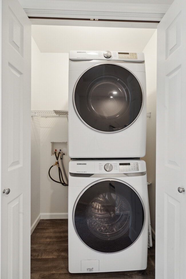 Building Photo - 1275 Exchange St