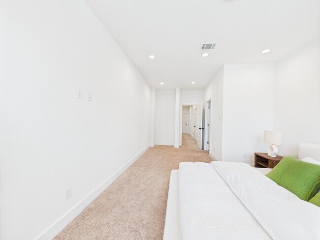 Building Photo - 4306 Idaho St