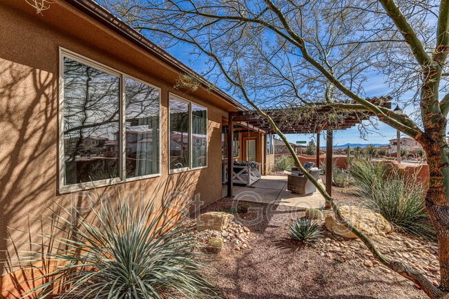 Building Photo - 2823 Kenzies Way