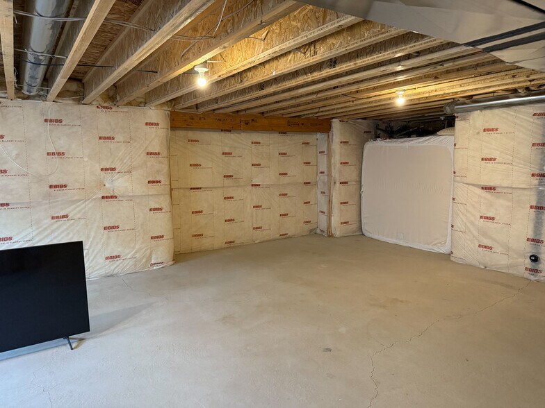 Building Photo - 118 N Lasalle Dr