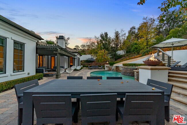 Building Photo - 25400 Prado De Las Peras