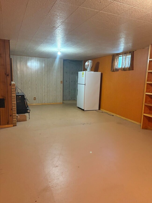 Building Photo - 3029 River Bend Dr