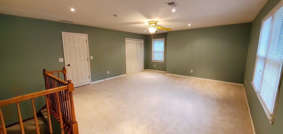 Building Photo - 3820 E Carlyle Ct