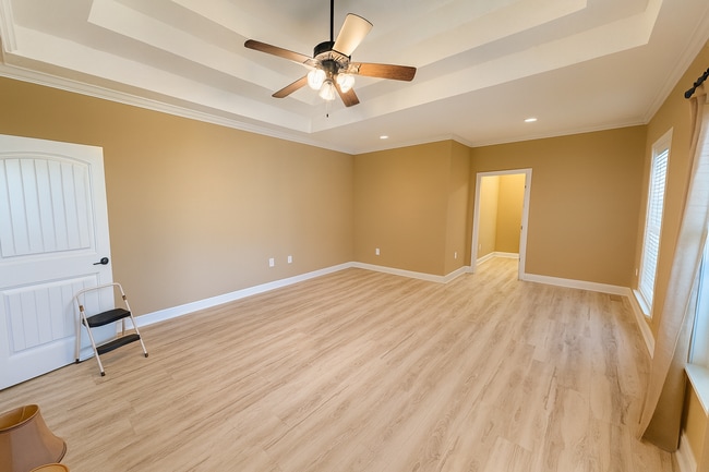 Building Photo - 736 River N Blvd