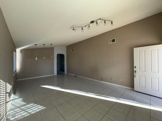 Building Photo - 3980 Tierra Oso Pl