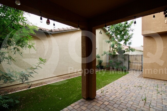 Building Photo - 1537 S Loren Ln