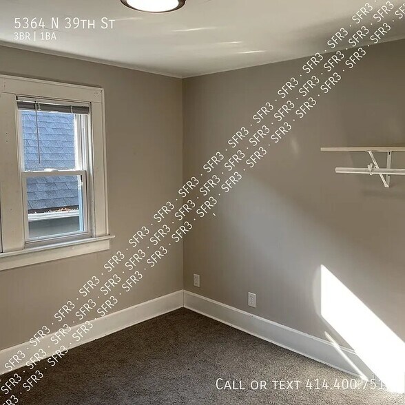 Building Photo - 5364 N 39th St