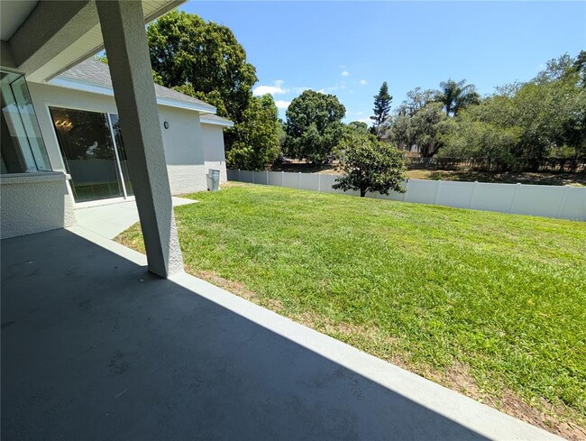 Building Photo - 7335 Bent Grass Dr