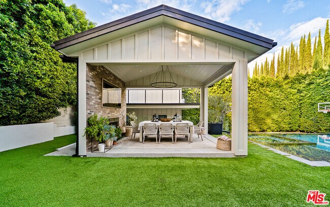 Building Photo - 15645 Woodvale Rd