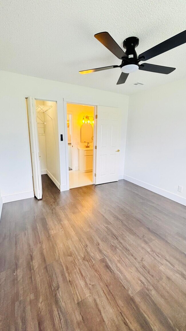Building Photo - 10303 Pippin Ln