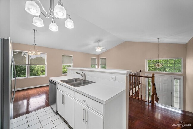 Building Photo - 968 Ainsley Dr