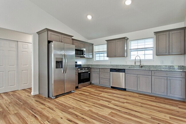 Building Photo - 128 Kelly Dr
